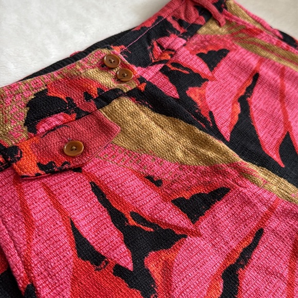 J. Crew | High-waisted Kickout Crop Pant in Palm-Print Grasscloth Pink/Black 12 - Picture 4 of 12